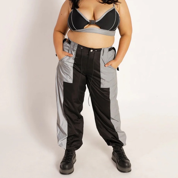 🦄 iHeartRaves Reflective Cargo Joggers - Picture 6 of 11